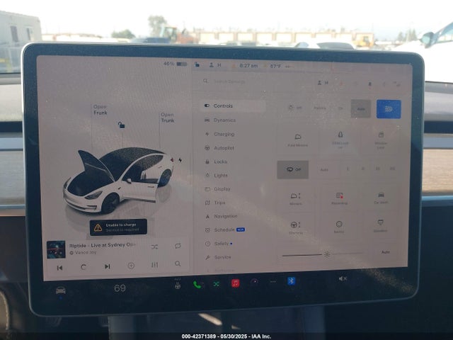 5YJ3E1EB1NF332200 Tesla 2022