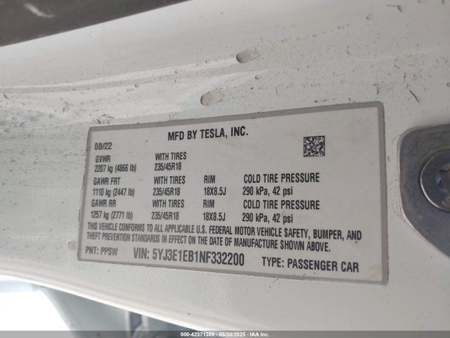 5YJ3E1EB1NF332200 Tesla 2022
