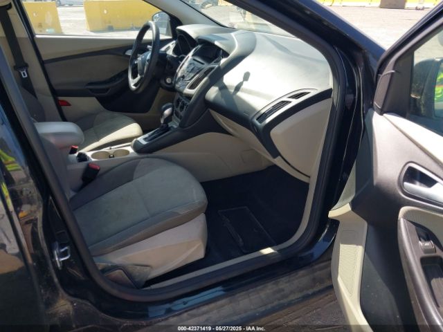 1FADP3K24EL462019 Ford FOCUS SE