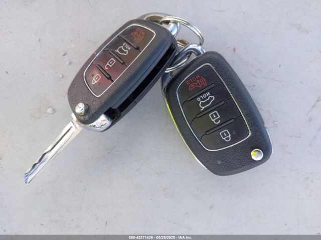 KM8J3CA24HU265176 Hyundai TUCSON SE