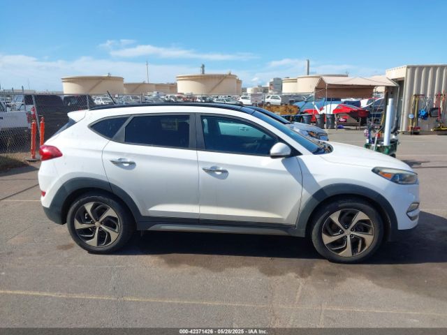 KM8J3CA24HU265176 Hyundai TUCSON SE