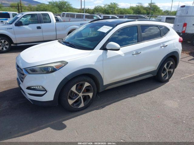 KM8J3CA24HU265176 Hyundai TUCSON SE