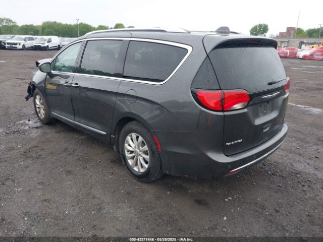 2019 CHRYSLER PACIFICA 2C4RC1BG7KR733248 Photo 2