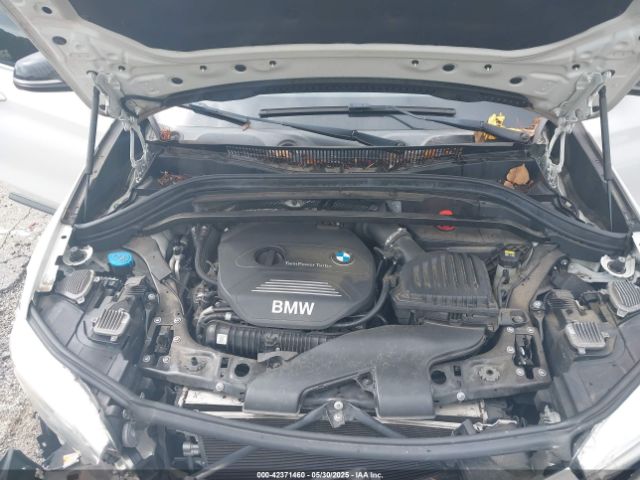 2016 BMW X1 WBXHT3C31G5E54407 Photo 9
