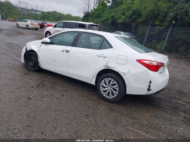 2017 TOYOTA COROLLA 2T1BURHE1HC747111 Photo 2