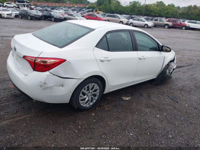 2017 TOYOTA COROLLA 2T1BURHE1HC747111 Photo 3