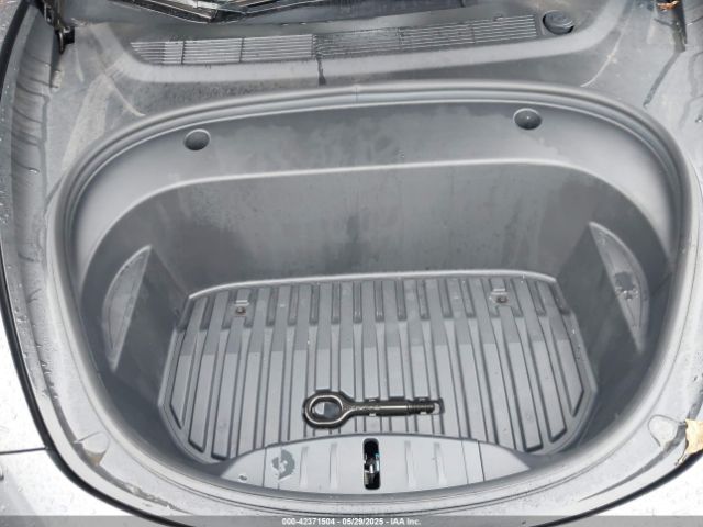 5YJ3E1EA7NF316347 Tesla 2022