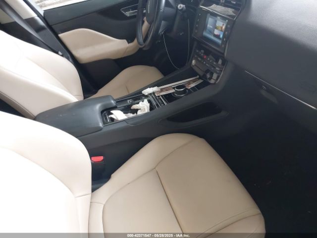 2018 JAGUAR F-PACE SADCJ2FX9JA290961 Photo 4