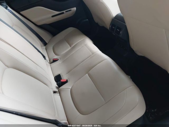 2018 JAGUAR F-PACE SADCJ2FX9JA290961 Photo 7