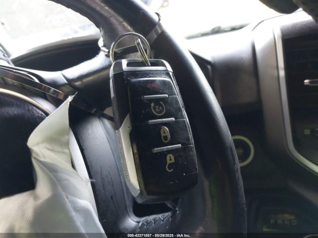 2019 RAM 1500 1C6SRFFTXKN674611 Photo 10