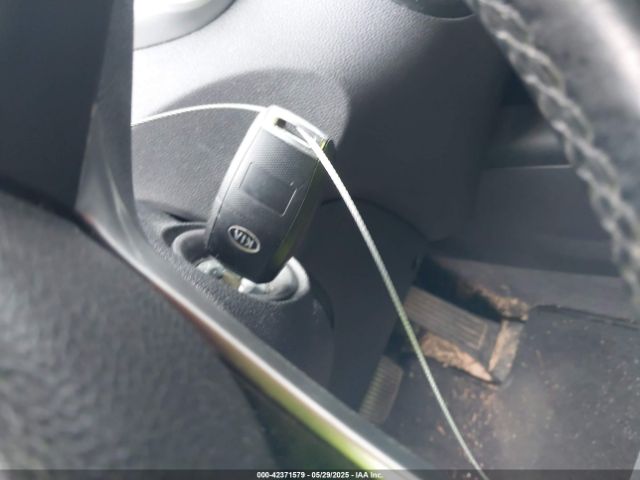 5XYPG4A3XGG076677 KIA Sorento 2.4l Lx