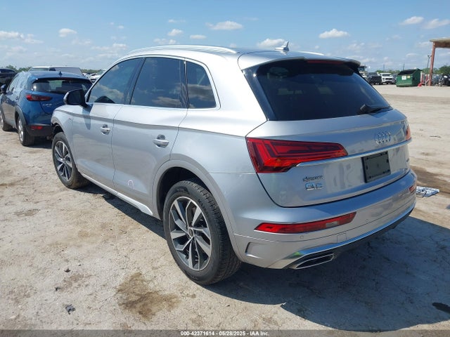 2022 AUDI Q5 WA1EAAFY7N2134077 Photo 2