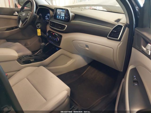 2019 HYUNDAI TUCSON KM8J23A41KU857484 Photo 4