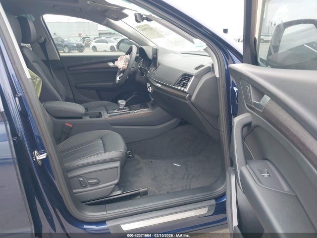 2025 AUDI Q5 WA1ABAFY7S2050641 Photo 4