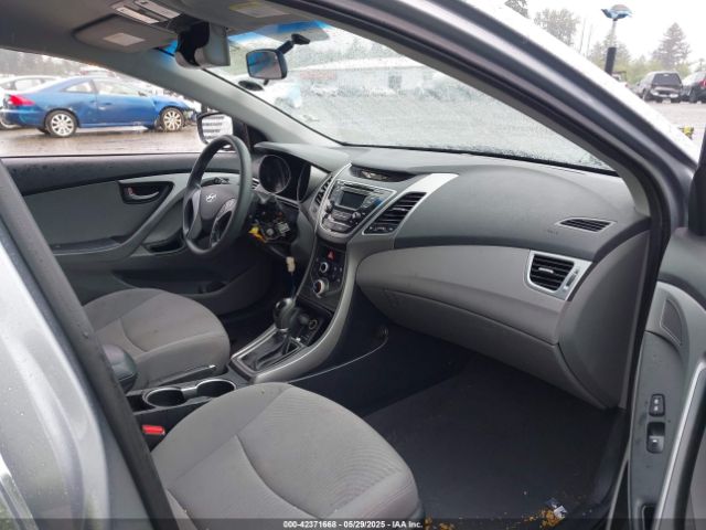 5NPDH4AE1GH664767 Hyundai ELANTRA SE