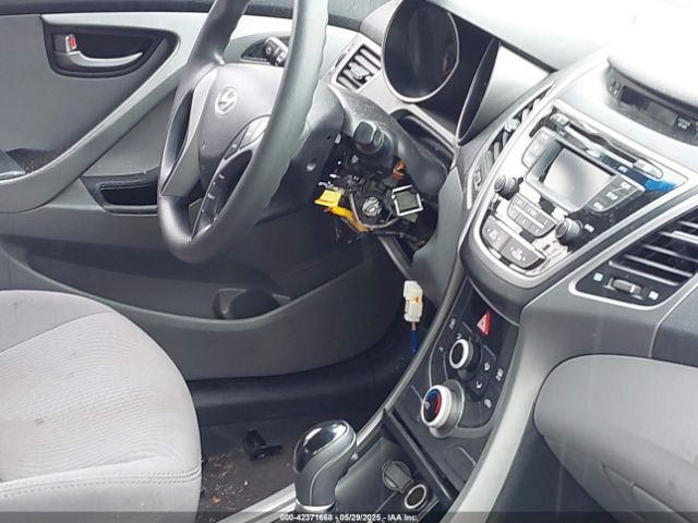 5NPDH4AE1GH664767 Hyundai ELANTRA SE