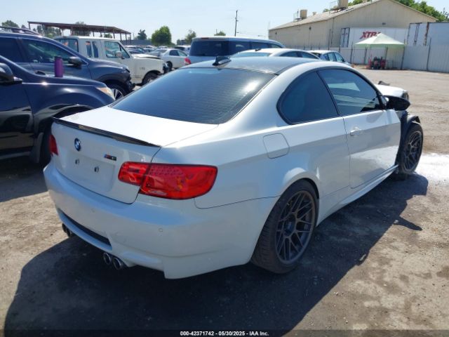2011 BMW M3 WBSKG9C52BE645537 Photo 3