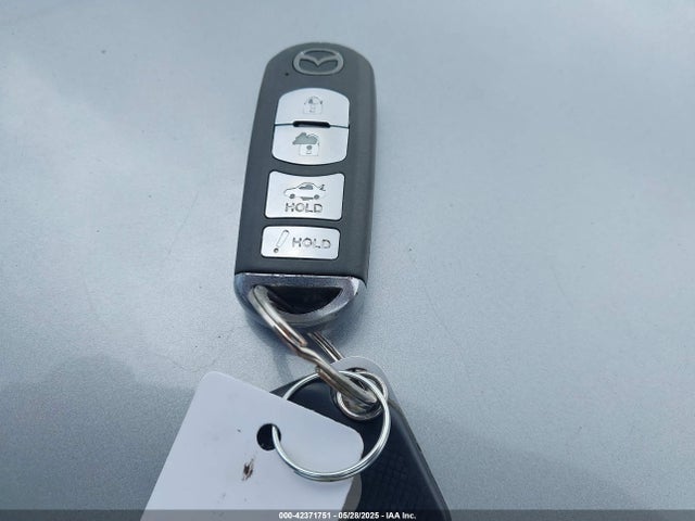 3MZBN1V37JM202557 Mazda py