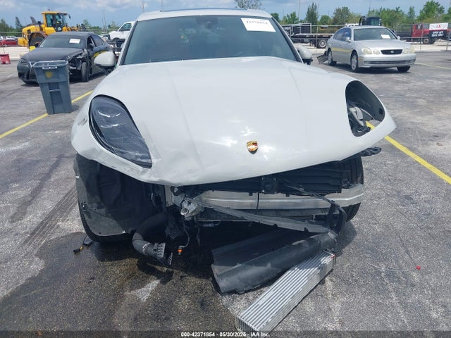 Porsche Macan 2024 WP1AA2A56RLB08947 Image 13