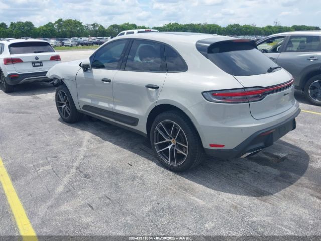 2024 PORSCHE MACAN WP1AA2A56RLB08947 Photo 2