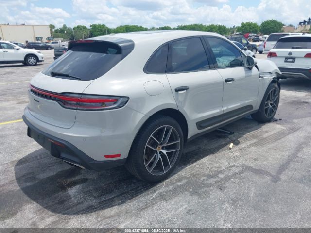 2024 PORSCHE MACAN WP1AA2A56RLB08947 Photo 3