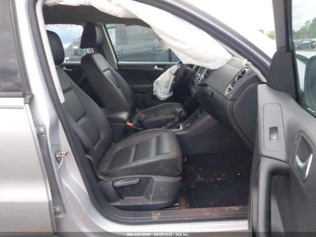 2016 VOLKSWAGEN TIGUAN WVGBV7AX6GW584857 Photo 4