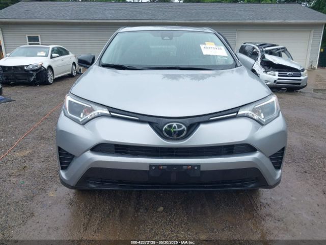 JTMBFREV2JJ199645 Toyota RAV4 LE