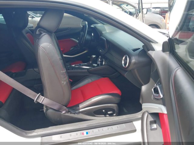 2017 CHEVROLET CAMARO 1G1FD1RX5H0142935 Photo 4