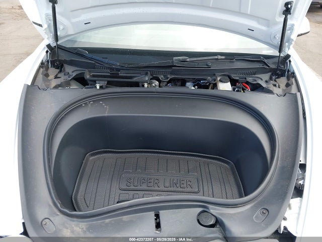 2025 TESLA MODEL 3 5YJ3E1EA9SF943028 Photo 9