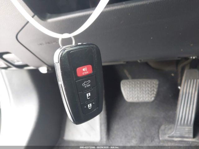 2022 TOYOTA RAV4 2T3W1RFV9NW190379 Photo 10