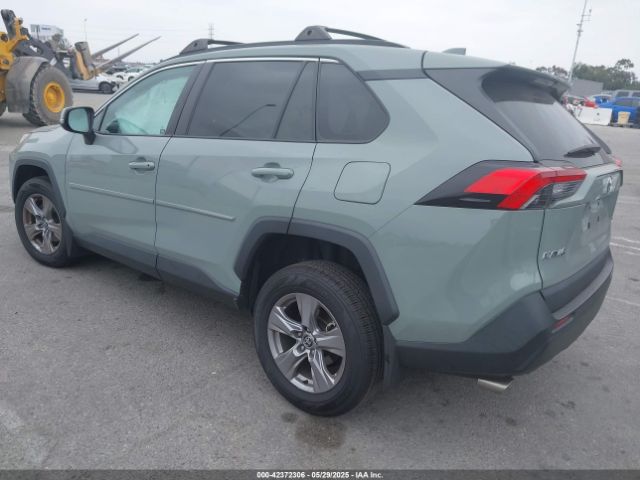 2022 TOYOTA RAV4 2T3W1RFV9NW190379 Photo 2