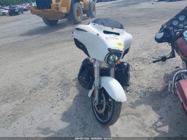 2016 HARLEY-DAVIDSON FLHX 1HD1KBM1XGB614886 Photo 4