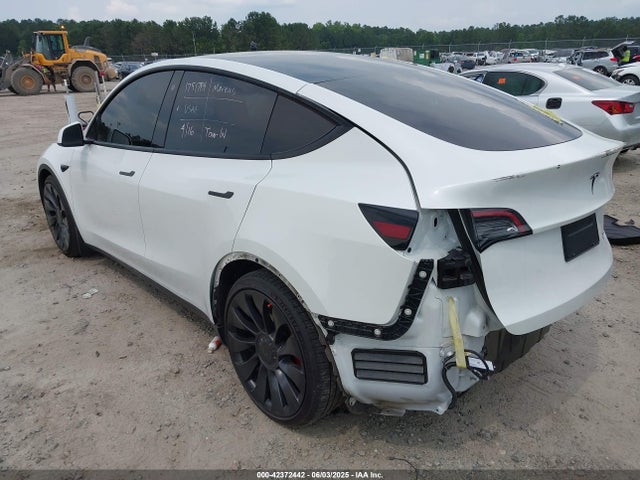 2022 TESLA MODEL Y 7SAYGDEF6NF369475 Photo 2