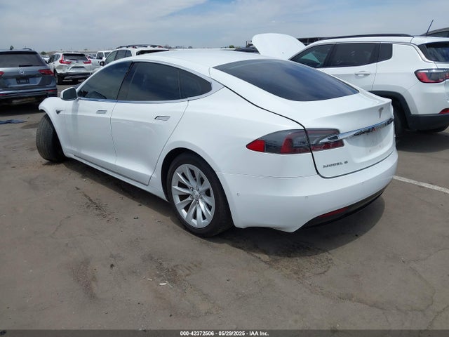 2016 TESLA MODEL S 5YJSA1E16GF149926 Photo 2