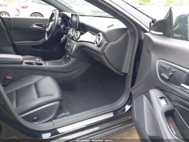 2015 MERCEDES-BENZ CLA 250 WDDSJ4GB1FN259134 Photo 4