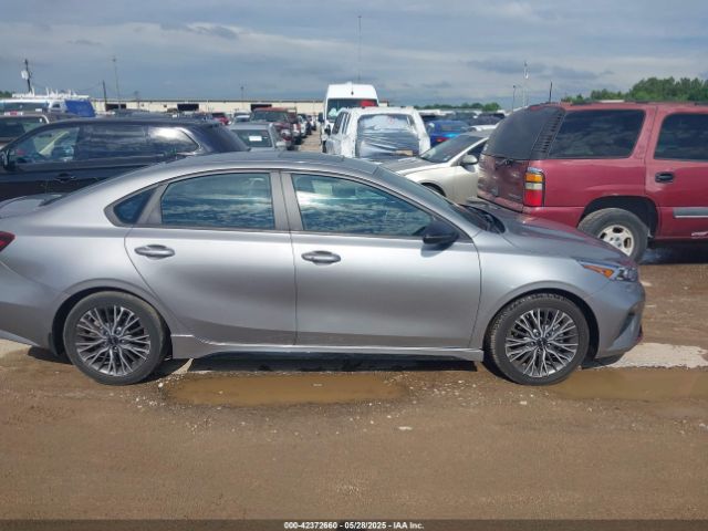 3KPF54AD1PE580011 KIA Forte Gt-line