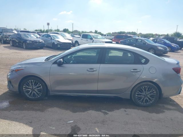 3KPF54AD1PE580011 KIA Forte Gt-line