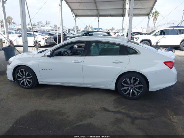 1G1ZF5SX0GF233258 Chevrolet MALIBU 2LT