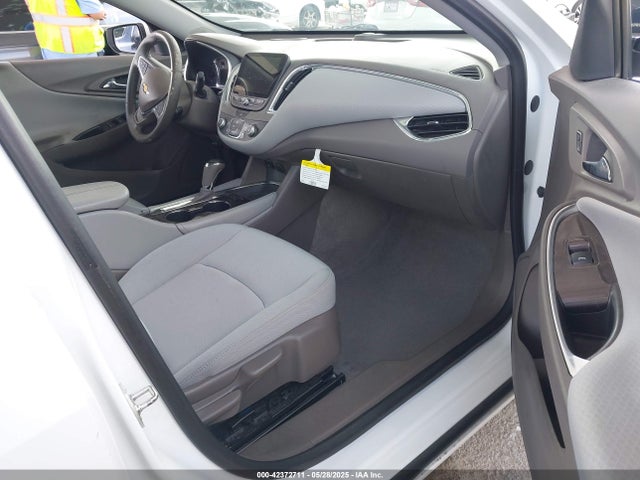 1G1ZF5SX0GF233258 Chevrolet MALIBU 2LT