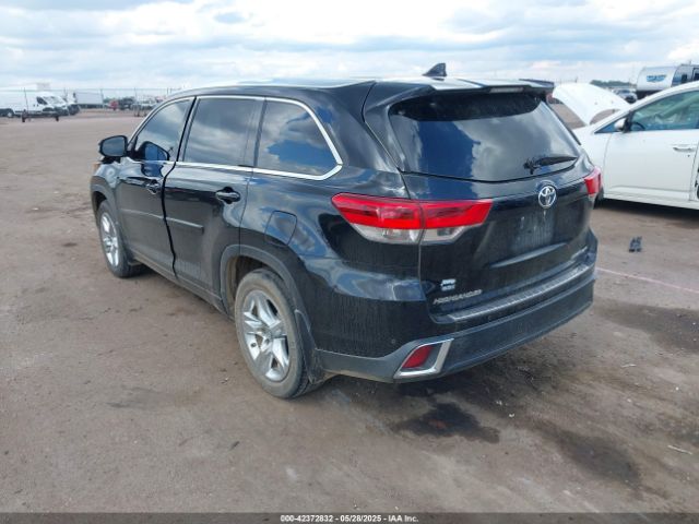 2019 TOYOTA HIGHLANDER 5TDDZRFH4KS986867 Photo 2