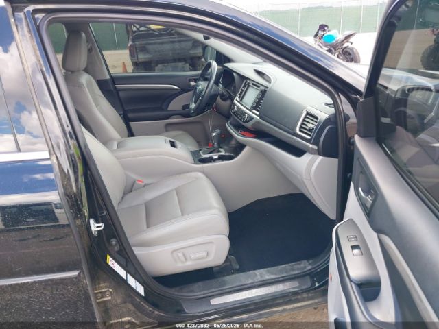 2019 TOYOTA HIGHLANDER 5TDDZRFH4KS986867 Photo 4