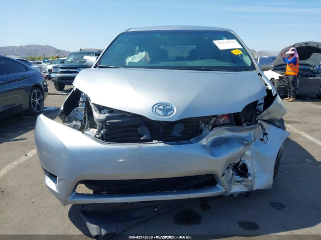 5TDKK3DC4FS576186 Toyota Sienna Le 8 Passenger