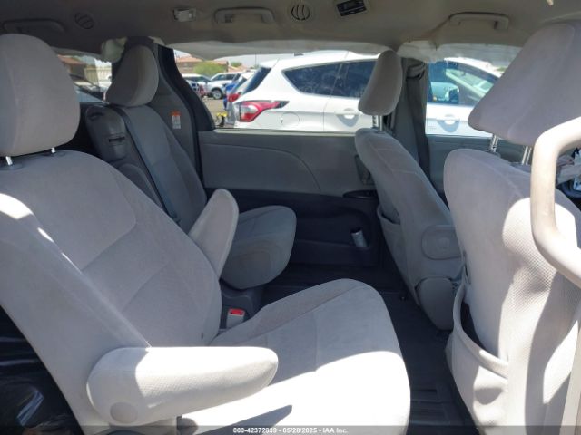 5TDKK3DC4FS576186 Toyota Sienna Le 8 Passenger