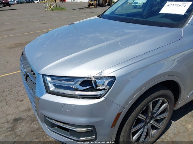 WA1LAAF71HD000530 Audi 2017