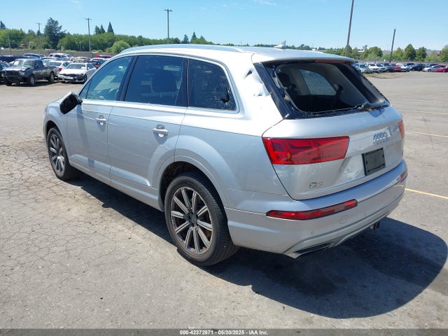 2017 AUDI Q7 WA1LAAF71HD000530 Photo 2