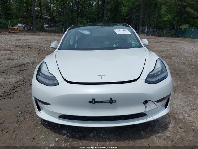 5YJ3E1EA3LF632082 Tesla 2020