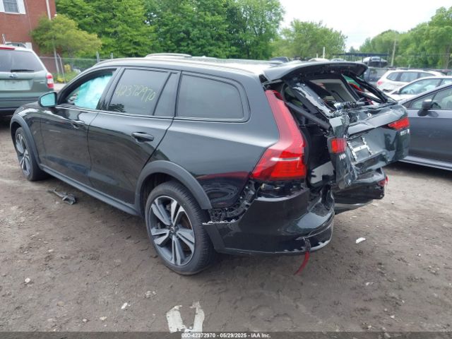 2023 VOLVO V60 CROSS COUNTRY YV4L12WY5P2105714 Photo 2