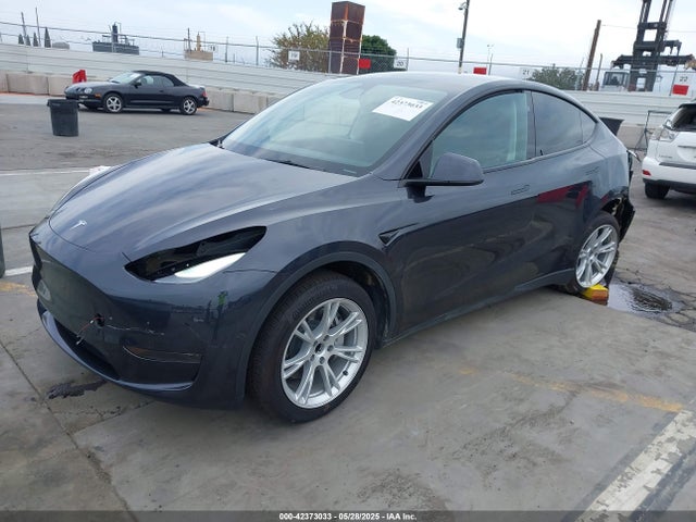 2024 TESLA MODEL Y 7SAYGDEDXRF032666 Photo 1