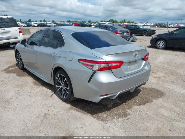 4T1B11HK2JU555376 Toyota CAMRY SE