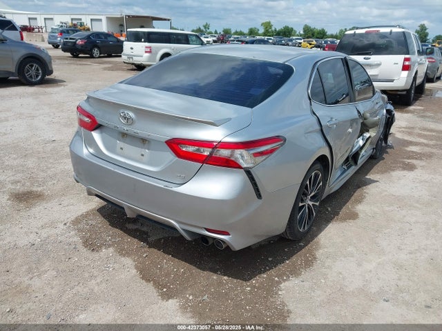 4T1B11HK2JU555376 Toyota CAMRY SE